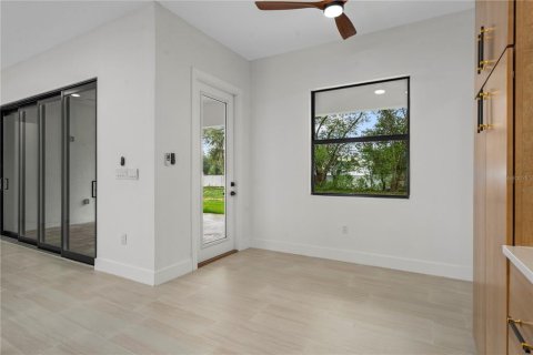 Villa ou maison à vendre à New Port Richey, Floride: 4 chambres, 209.96 m2 № 2215120 - photo 28