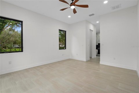 Villa ou maison à vendre à New Port Richey, Floride: 4 chambres, 209.96 m2 № 2215120 - photo 26