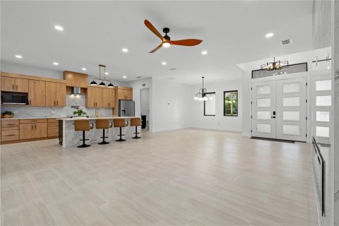 Villa ou maison à vendre à New Port Richey, Floride: 4 chambres, 209.96 m2 № 2215120 - photo 16