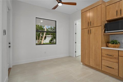 Villa ou maison à vendre à New Port Richey, Floride: 4 chambres, 209.96 m2 № 2215120 - photo 20