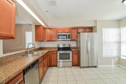 Villa ou maison à louer à Kissimmee, Floride: 3 chambres, 130.99 m2 № 2425226 - photo 6