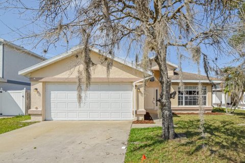 Villa ou maison à Kissimmee, Floride 3 chambres, 130.99 m2 № 2425226