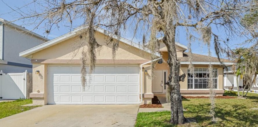 Villa ou maison à Kissimmee, Floride 3 chambres, 130.99 m2 № 2425226