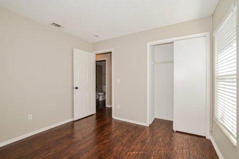 Villa ou maison à louer à Kissimmee, Floride: 3 chambres, 130.99 m2 № 2425226 - photo 13