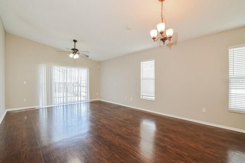 Villa ou maison à louer à Kissimmee, Floride: 3 chambres, 130.99 m2 № 2425226 - photo 5