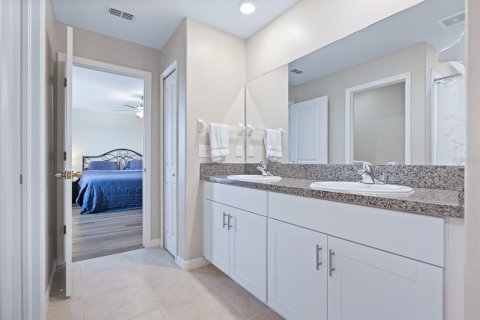 House in Tampa, Florida 4 bedrooms, 244.8 sq.m. № 1757644 - photo 27