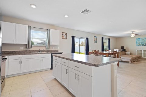 House in Tampa, Florida 4 bedrooms, 244.8 sq.m. № 1757644 - photo 18
