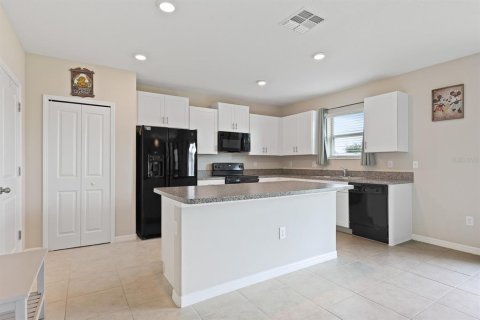 House in Tampa, Florida 4 bedrooms, 244.8 sq.m. № 1757644 - photo 12