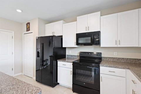 House in Tampa, Florida 4 bedrooms, 244.8 sq.m. № 1757644 - photo 15