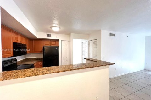 Condo in North Miami, Florida, 3 bedrooms  № 2082168 - photo 8