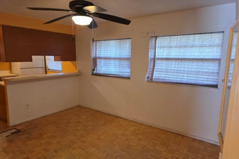 Casa en venta en St. Lucie, Florida, 4 dormitorios, 135.27 m2 № 2382587 - foto 5