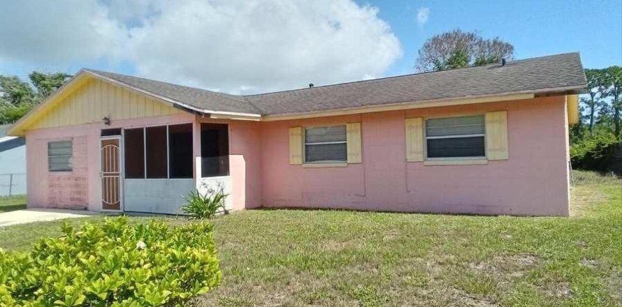 Casa en St. Lucie, Florida 4 dormitorios, 135.27 m2 № 2382587