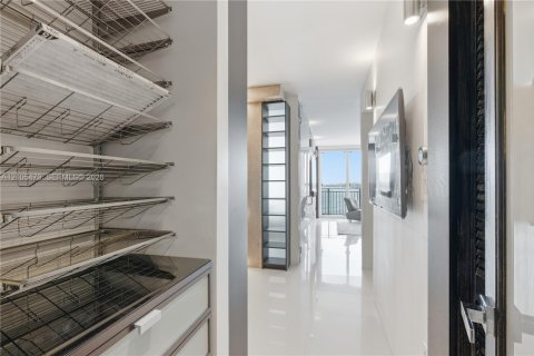 Copropriété à vendre à Miami, Floride: 1 chambre, 96.8 m2 № 2414670 - photo 19