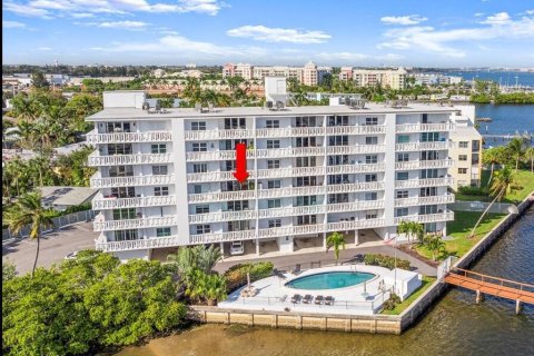 Купить кондоминиум в Лантана, Флорида 5 комнат, 88.26м2, № 2083153 - фото 25