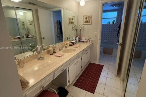 Condominio en venta en Lauderdale Lakes, Florida, 2 dormitorios, 102.38 m2 № 2077021 - foto 24
