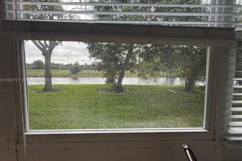 Condominio en venta en Lauderdale Lakes, Florida, 2 dormitorios, 102.38 m2 № 2077021 - foto 27