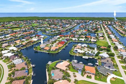Casa en venta en Punta Gorda, Florida, 3 dormitorios, 196.4 m2 № 2387303 - foto 2