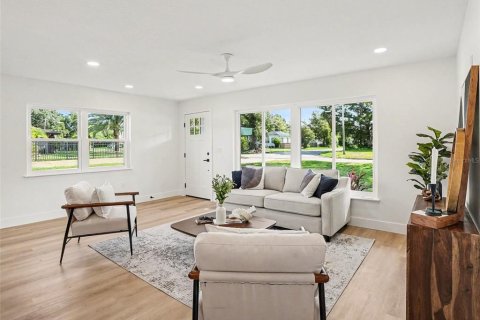 Villa ou maison à vendre à Orlando, Floride: 3 chambres, 155.43 m2 № 2388380 - photo 3