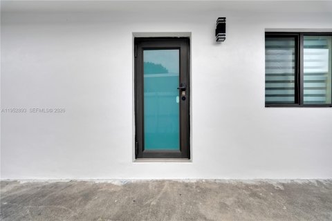 Immobilier commercial à vendre à Hialeah, Floride: 205.41 m2 № 2153217 - photo 23