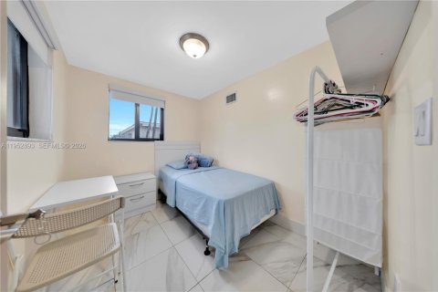Immobilier commercial à vendre à Hialeah, Floride: 205.41 m2 № 2153217 - photo 7
