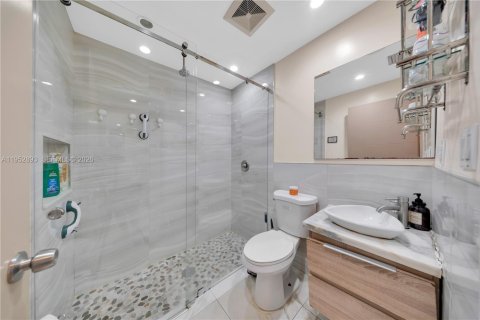 Immobilier commercial à vendre à Hialeah, Floride: 205.41 m2 № 2153217 - photo 17