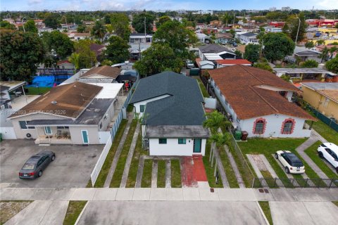 Immobilier commercial à vendre à Hialeah, Floride: 205.41 m2 № 2153217 - photo 2