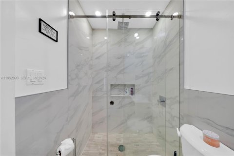 Immobilier commercial à vendre à Hialeah, Floride: 205.41 m2 № 2153217 - photo 27