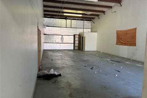Immobilier commercial à louer à Ocala, Floride: 2107.95 m2 № 2412636 - photo 5