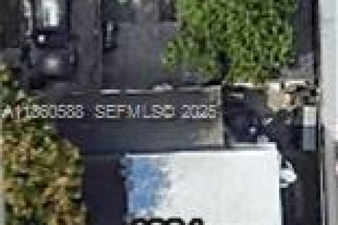 Casa en venta en Hollywood, Florida, 3 dormitorios, 95.97 m2 № 2034278 - foto 2