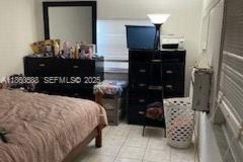 Casa en venta en Hollywood, Florida, 3 dormitorios, 95.97 m2 № 2034278 - foto 10