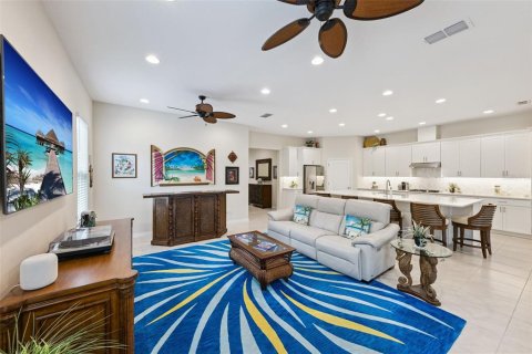 Villa ou maison à vendre à Kissimmee, Floride: 3 chambres, 219.25 m2 № 2434468 - photo 9