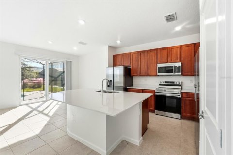 House in Kissimmee, Florida 8 bedrooms, 301.75 sq.m. № 2403430 - photo 14