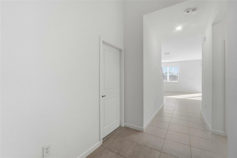 House in Kissimmee, Florida 8 bedrooms, 301.75 sq.m. № 2403430 - photo 4