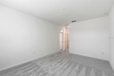 House in Kissimmee, Florida 8 bedrooms, 301.75 sq.m. № 2403430 - photo 27