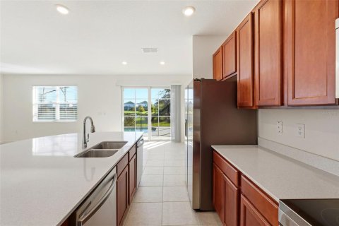 House in Kissimmee, Florida 8 bedrooms, 301.75 sq.m. № 2403430 - photo 15
