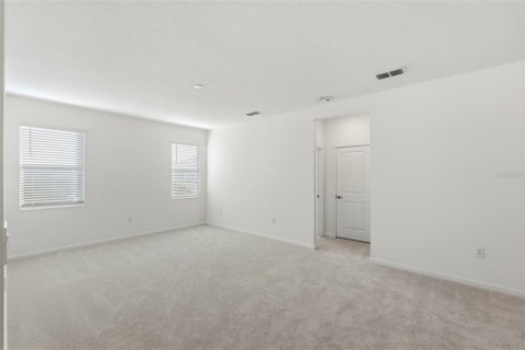 House in Kissimmee, Florida 8 bedrooms, 301.75 sq.m. № 2403430 - photo 22