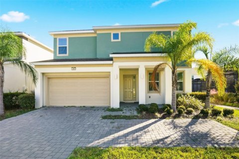 House in Kissimmee, Florida 8 bedrooms, 301.75 sq.m. № 2403430 - photo 2