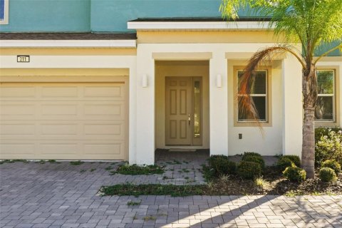 House in Kissimmee, Florida 8 bedrooms, 301.75 sq.m. № 2403430 - photo 3