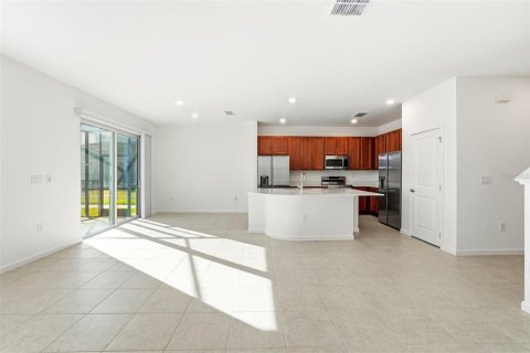 House in Kissimmee, Florida 8 bedrooms, 301.75 sq.m. № 2403430 - photo 9