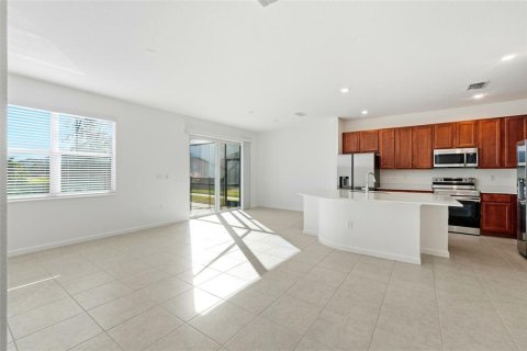House in Kissimmee, Florida 8 bedrooms, 301.75 sq.m. № 2403430 - photo 8
