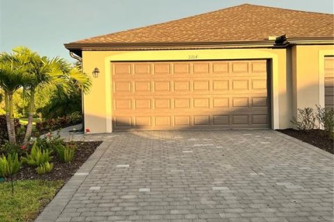 Apartment in Port Charlotte, Florida 2 bedrooms, 145.76 sq.m. № 2366631