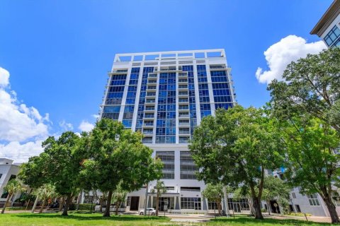 Condo in Orlando, Florida, 2 bedrooms  № 1789463 - photo 1