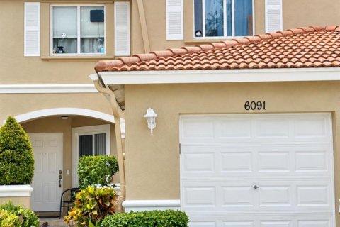 Townhouse in Royal Palm Beach, Florida 3 bedrooms, 151.15 sq.m. № 2388073 - photo 1