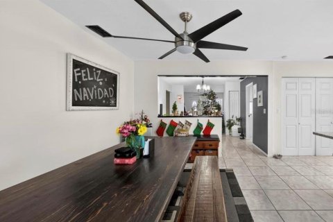 Villa ou maison à louer à Tampa, Floride: 5 chambres, 125.42 m2 № 2232925 - photo 5
