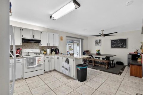 Villa ou maison à louer à Tampa, Floride: 5 chambres, 125.42 m2 № 2232925 - photo 8