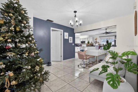 Villa ou maison à louer à Tampa, Floride: 5 chambres, 125.42 m2 № 2232925 - photo 10