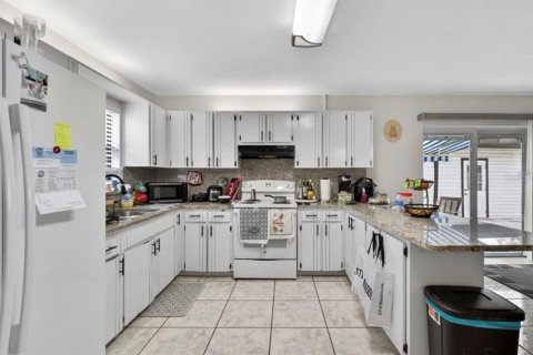 Villa ou maison à louer à Tampa, Floride: 5 chambres, 125.42 m2 № 2232925 - photo 7