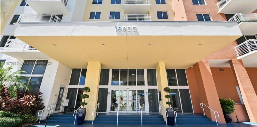 Кондоминиум с 2 спальнями в Авентура, Флорида № 1921188