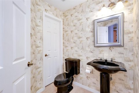 Townhouse in Sarasota, Florida 3 bedrooms, 204.01 sq.m. № 2098268 - photo 14