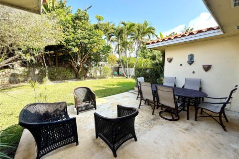 Villa ou maison à louer à Miami Beach, Floride: 4 chambres, 176.7 m2 № 2042729 - photo 21